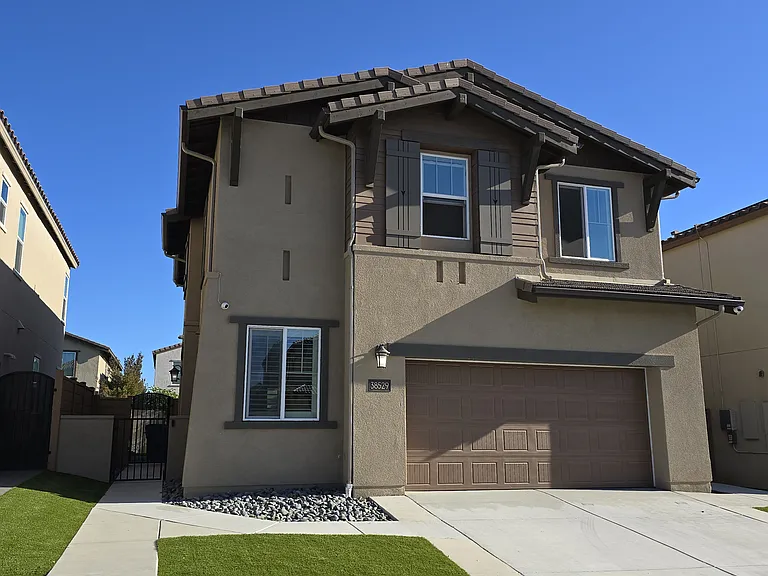 38529 Rosegate Pl — Photo 3