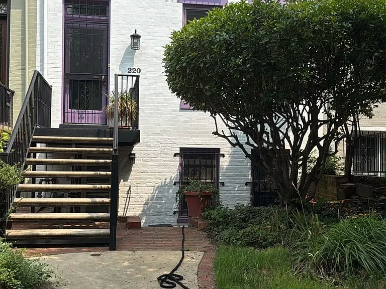 220 S Carolina Ave SE — Photo 12