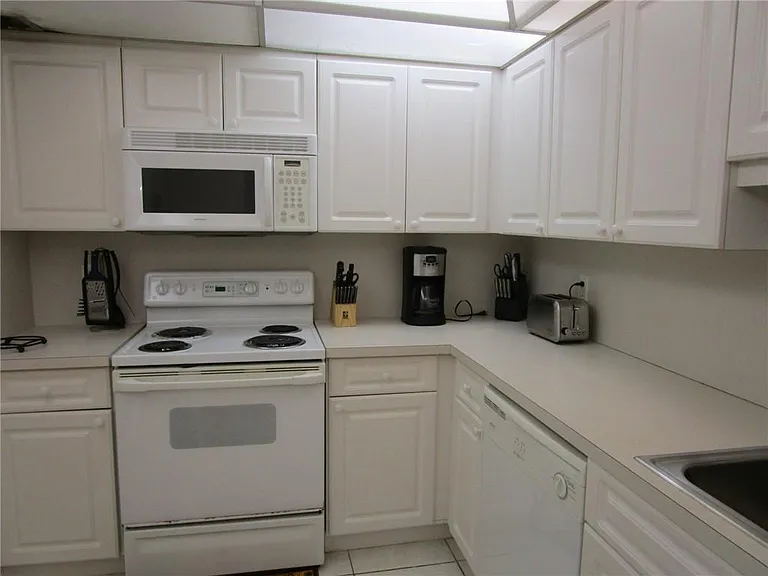 405 N Ocean Blvd #1225 — Photo 18