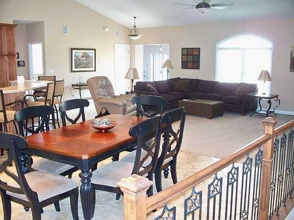 3rd image of 7701 Londonderry Ct