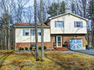 113 Fern Rd, Dingmans Ferry, PA 18328
