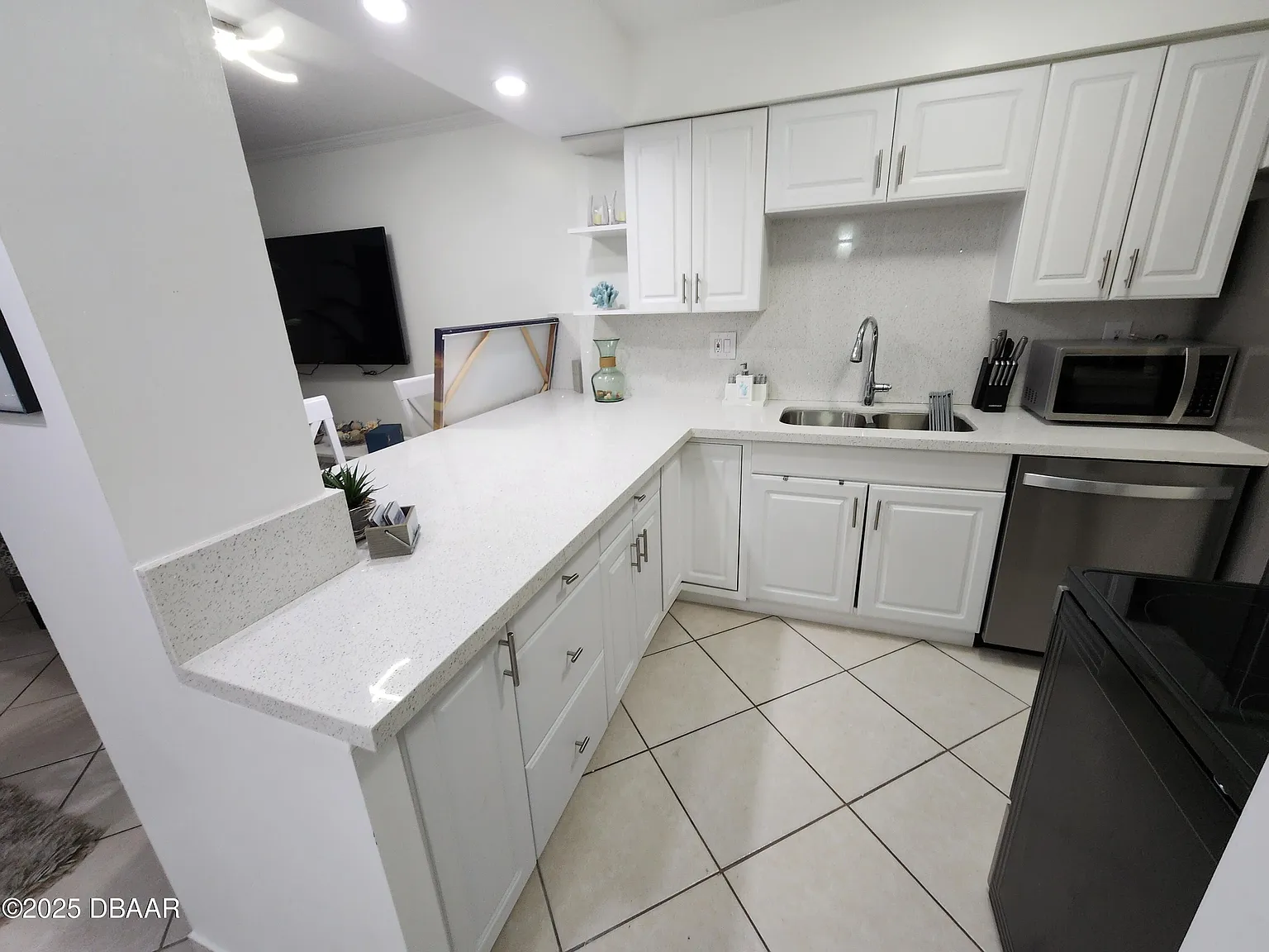 1 bed, 1.0 bath, 665 sqft, $1,950 — Photo 3