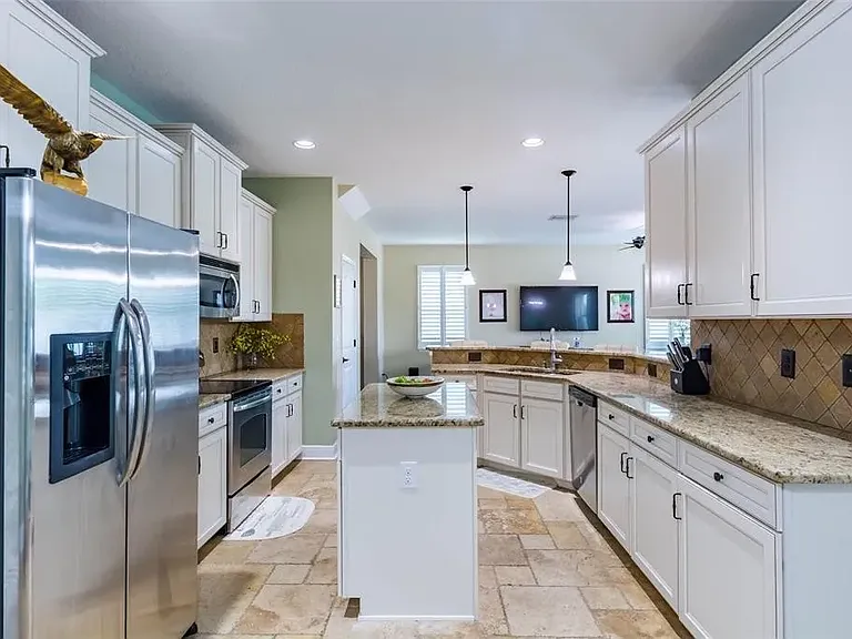 425 Bahama Grande Blvd — Photo 10