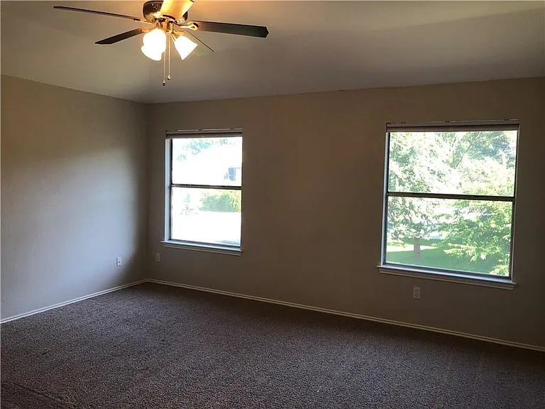 13200 Amasia Dr — Photo 19
