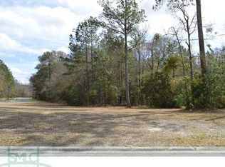 2 Amberwood Cir, Savannah, GA 31405