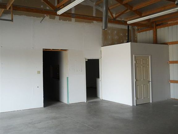 Office/Break Room & Restroom