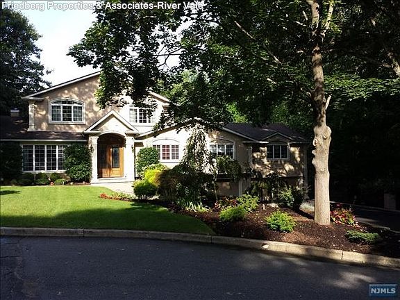 2nd image of 563 Echo Glen Ave