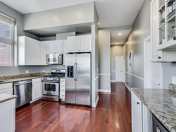 3rd image of 1395 N Milwaukee Ave Unit 3W