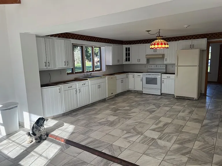 1425 N Line St — Photo 11