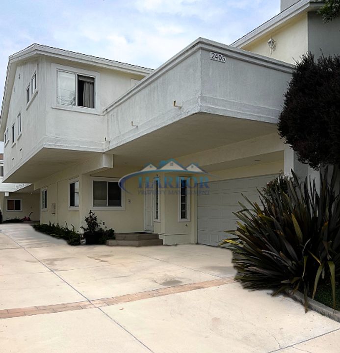 1st image of 2405 Vanderbilt Ln #B-1