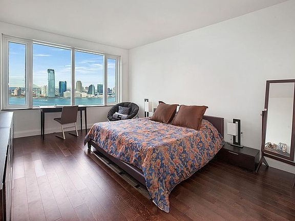 4th image of 70 Little St W #28C