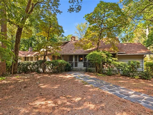 8235 Tynecastle Dr, Atlanta, GA 30350
