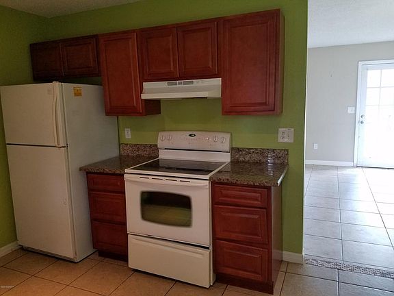 2nd image of 1462 Mackay Ave SE
