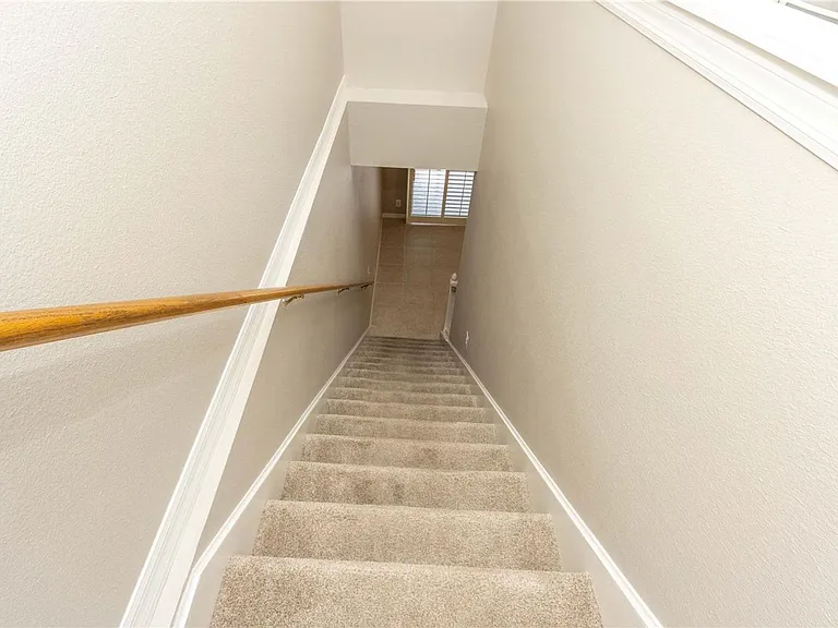 3326 Covered Bridge Dr W — Photo 26