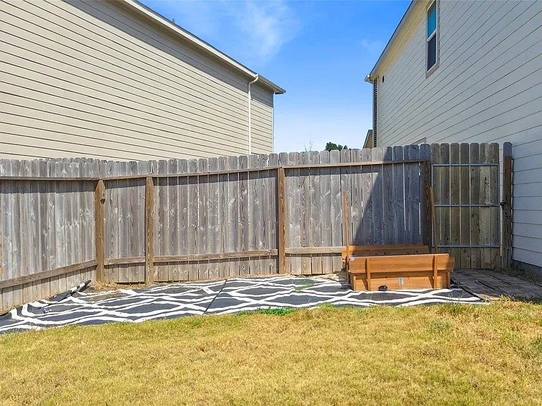 14707 Callard Ct — Photo 31