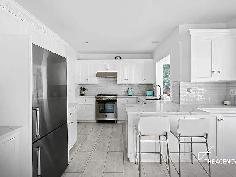 108 Montauk Hwy — Photo 3