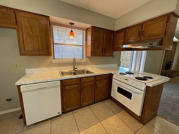 4th image of 5601 Hearthwood Ct