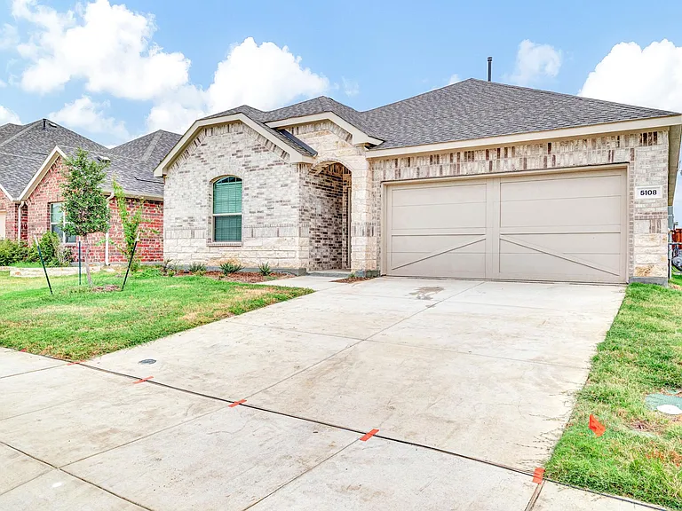 5108 Wilder Ave — Photo 2