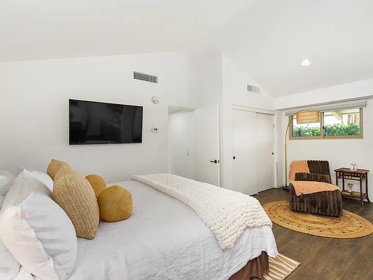 GUEST HOUSE ONE OF TWO BEDROOMS