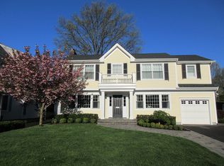 112 Meadbrook Rd, Garden City, NY 11530