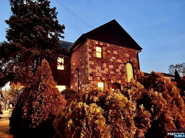 695 Palisade Ave, Cliffside Park, NJ 07010