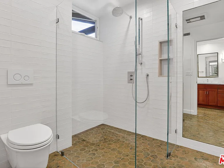 1331 Avenida De Cortez — Photo 27