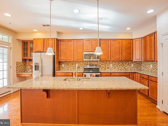 5th image of 5307 S Center Dr #304D