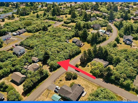 4th image of 198 Wishkah Ave