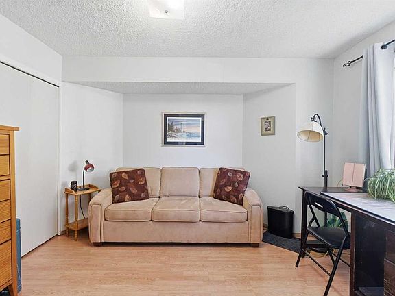 4th image of 110 NE Somervale Point SW