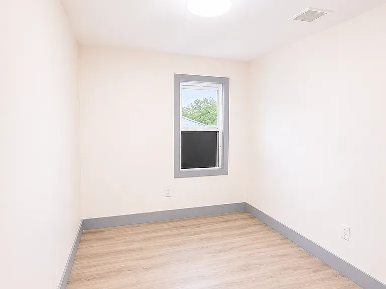 655 S 11th St #2 — Photo 15