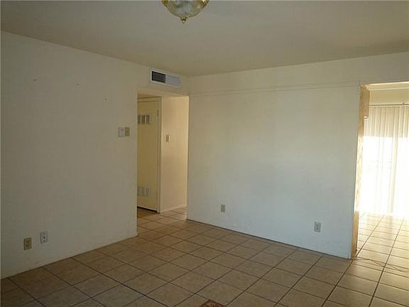 2nd image of 5306 Gulfport Dr