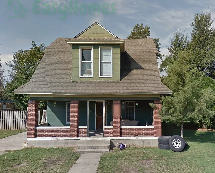 305 S Everett St — Photo 1
