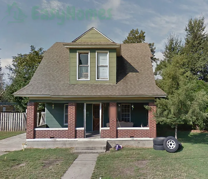 305 S Everett St