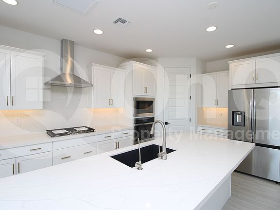 3rd image of 8725 W Medlock Dr