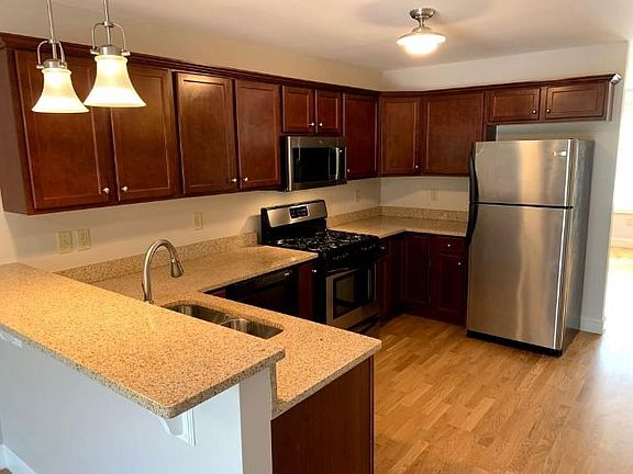 5th image of 15 Green St