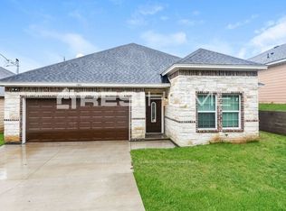 101 Fairview Ave, Waxahachie, TX 75165