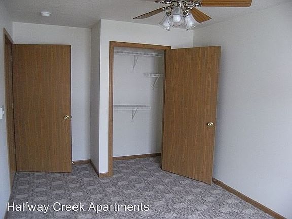 4th image of 960 Linden Dr APT 102