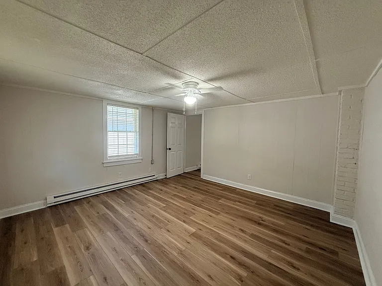 514 Manchester St SE — Photo 3