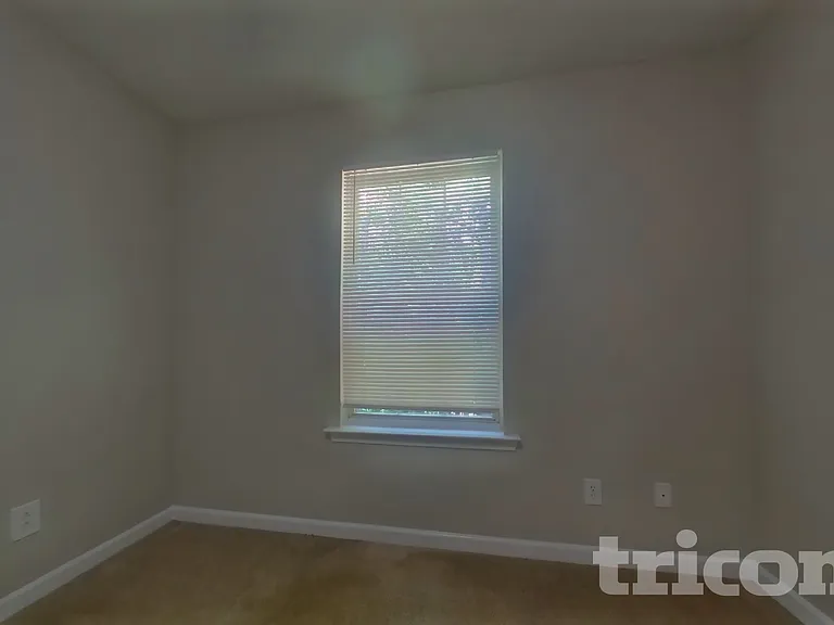 102 W Oaks Pl — Photo 10