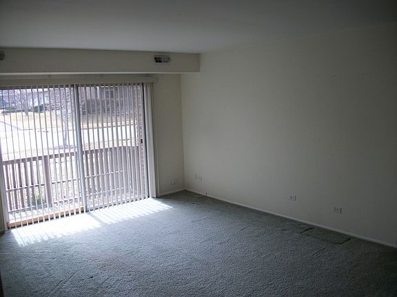 3rd image of 6738 W 181st St Unit 1520