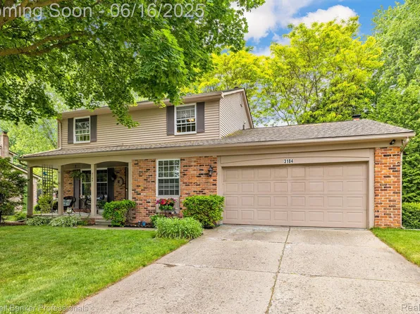 3184 Cedar Key Dr, Lake Orion, MI 48360