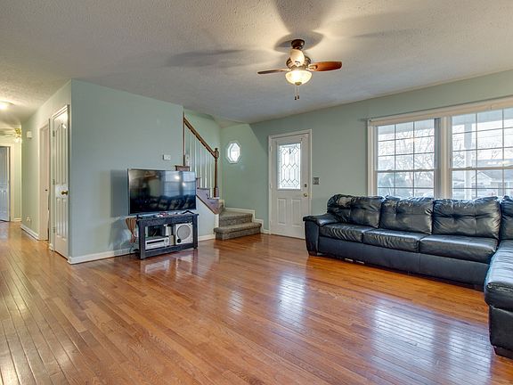 5th image of 10012 Roanoke Dr