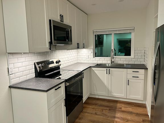 3rd image of 4312 52nd St #C