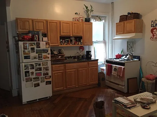 Rented by 50 Stanhope LLC | media 18