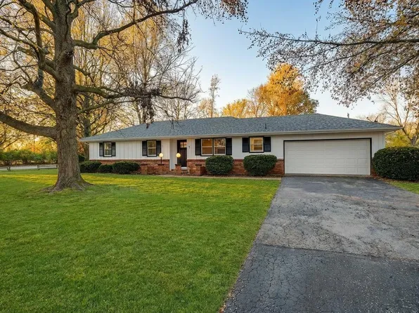 701 Hillcrest Avenue, Nixa, MO 65714