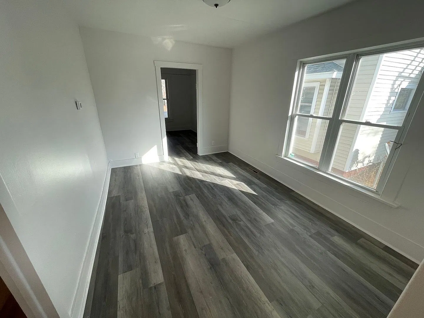 306 E Hillsdale — Photo 3
