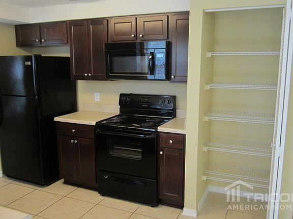 4th image of 8159 Creedmoor Dr