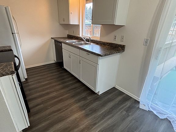 4th image of 18609 78th Ave E #A