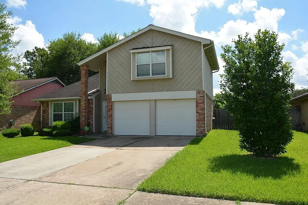 4 bed, 2.5 bath, 2226 sqft, $2,100 — Photo 3