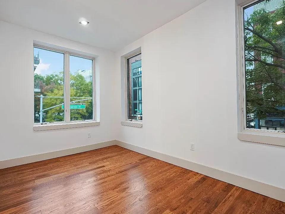 145 Manhattan Ave #2A